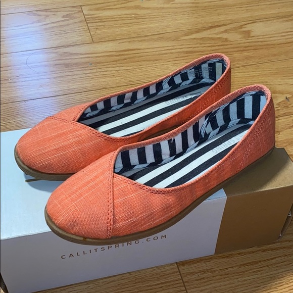 Call It Spring Flats - Picture 2 of 3